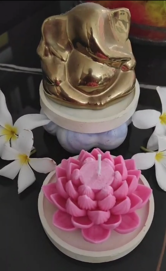 Lotus-Shaped Candle